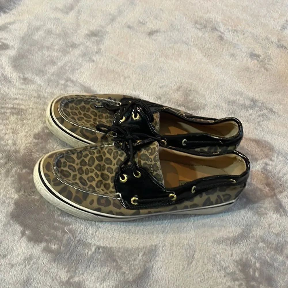 Sperry Top-sider woman’s shoes size 8